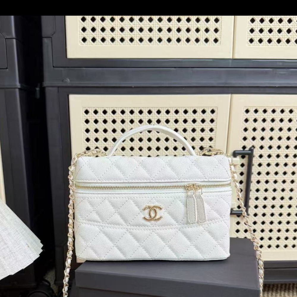 Chanel VIP Bag - Picture 2 of 6